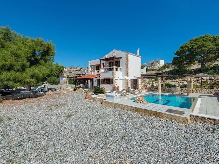 Villa Pefki Екстериор снимка