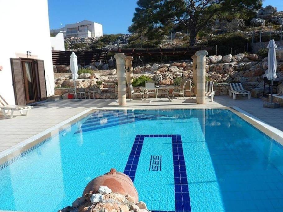 Villa Pefki Екстериор снимка