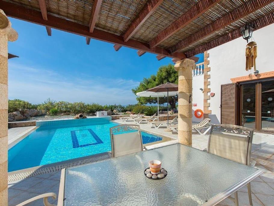Villa Pefki Екстериор снимка